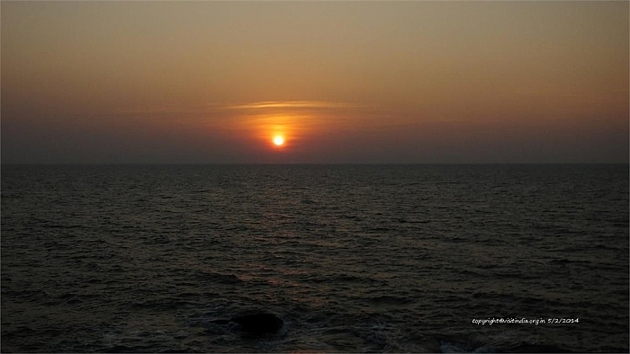 sunrise someshwara beach